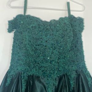 Forest Green prom dress, size 14, from hebeos